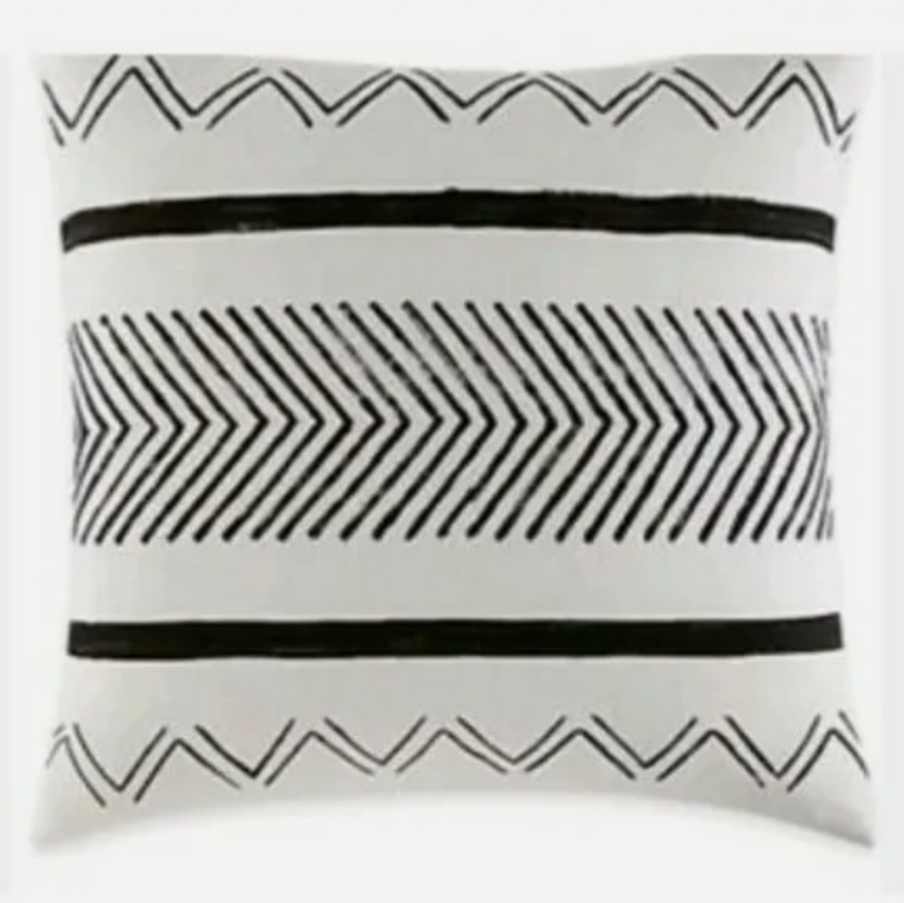 Ellen DeGeneres Mombasa linen cotton Euro shams set of 2
